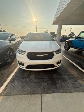 2022 Chrysler Pacifica Touring L FWD
