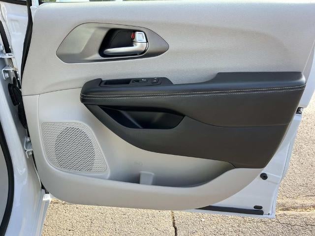 2022 Chrysler Pacifica Touring L FWD