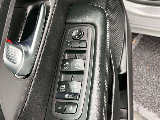 2025 Chrysler Pacifica Select FWD