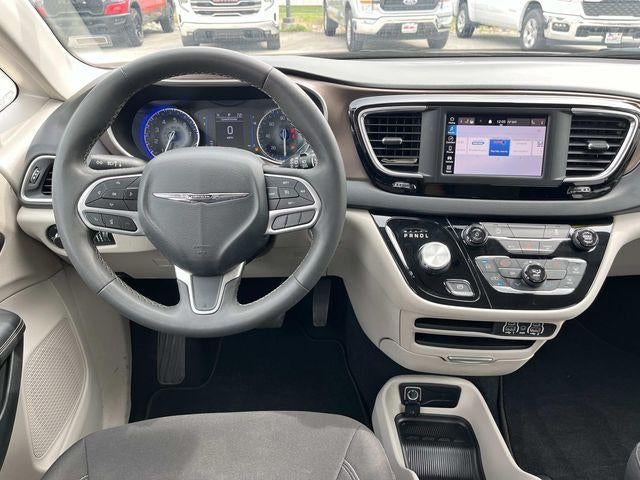 2023 Chrysler Voyager LX FWD