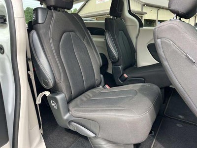 2023 Chrysler Voyager LX FWD