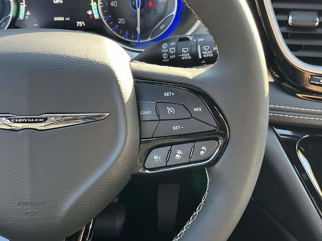 2026 Chrysler Pacifica Limited FWD