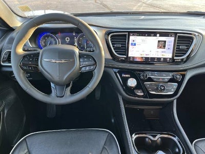 2026 Chrysler Pacifica Limited FWD