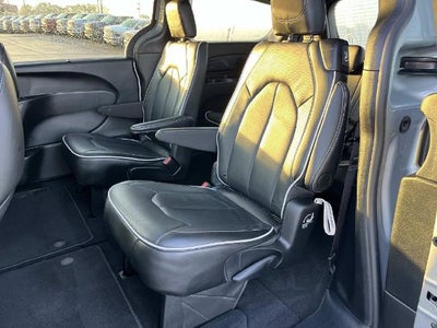 2026 Chrysler Pacifica Limited FWD