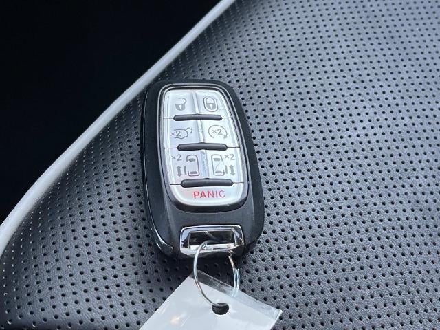 2026 Chrysler Pacifica Limited FWD