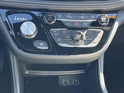 2025 Chrysler Pacifica Limited FWD