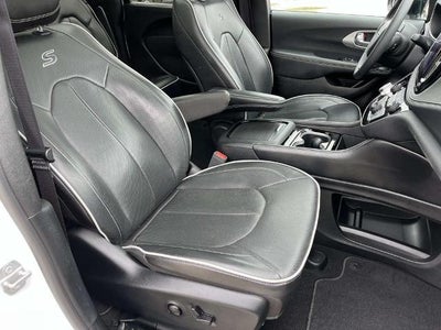 2025 Chrysler Pacifica Limited FWD