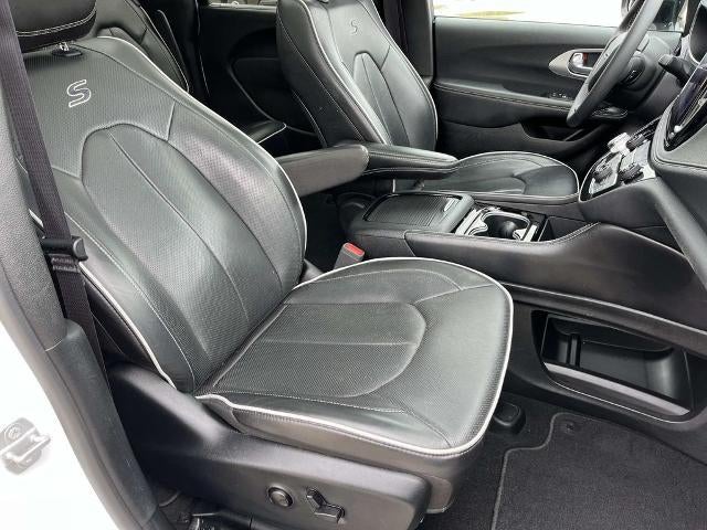 2025 Chrysler Pacifica Limited FWD