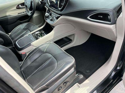 2024 Chrysler Pacifica Limited FWD
