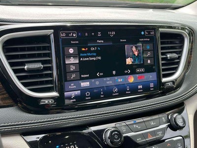 2024 Chrysler Pacifica Limited FWD