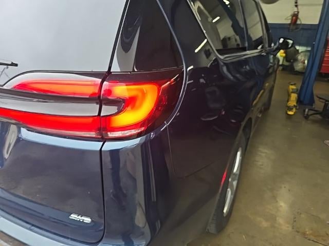2022 Chrysler Pacifica Touring L AWD