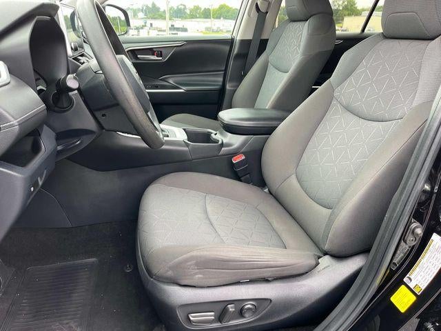2023 Toyota RAV4 XLE FWD (GS)
