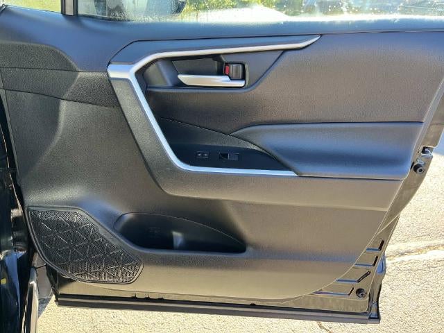 2025 Toyota RAV4 XLE FWD (GS)