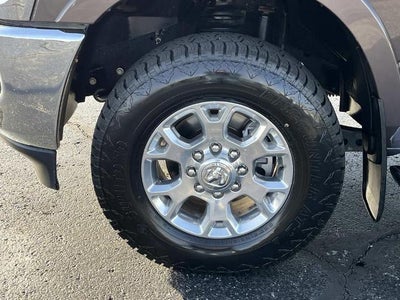 2019 RAM 3500 Laramie 4x4 Crew Cab 6'4" Box