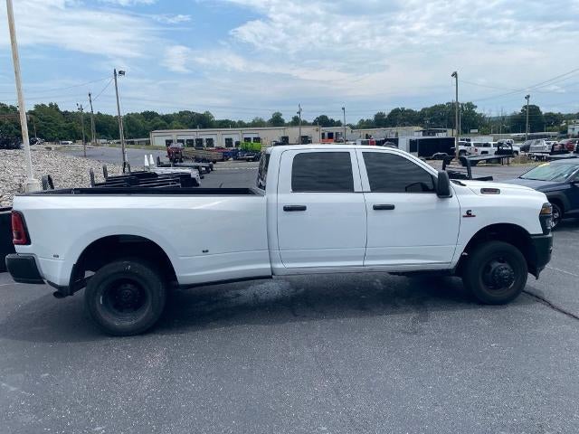 2025 RAM 3500 Tradesman 4x4 Crew Cab 8' Box