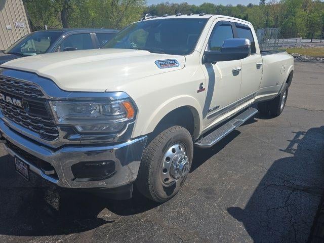 2022 RAM 3500 Limited 4x4 Crew Cab 8' Box
