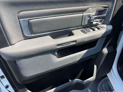 2016 RAM 1500 4WD Crew Cab 5.7 Ft Box Big Horn