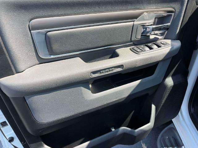 2016 RAM 1500 4WD Crew Cab 5.7 Ft Box Big Horn
