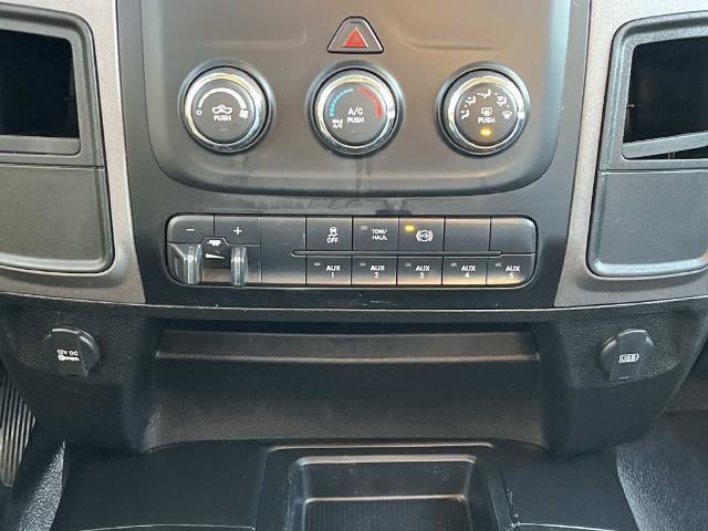 2018 RAM 3500 Chassis Cab Tradesman 4WD Crew Cab 60" CA 172.4" WB