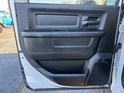 2018 RAM 3500 Chassis Cab Tradesman 4WD Crew Cab 60" CA 172.4" WB