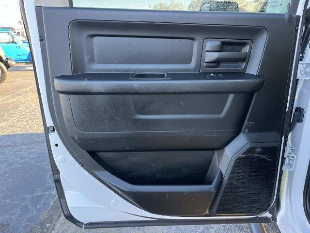 2018 RAM 3500 Chassis Cab Tradesman 4WD Crew Cab 60" CA 172.4" WB