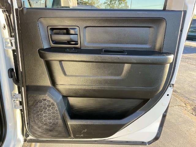 2018 RAM 3500 Chassis Cab Tradesman 4WD Crew Cab 60" CA 172.4" WB