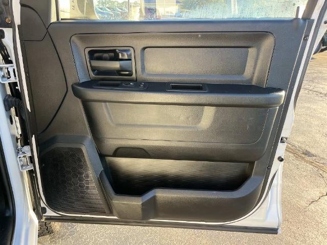 2018 RAM 3500 Chassis Cab Tradesman 4WD Crew Cab 60" CA 172.4" WB