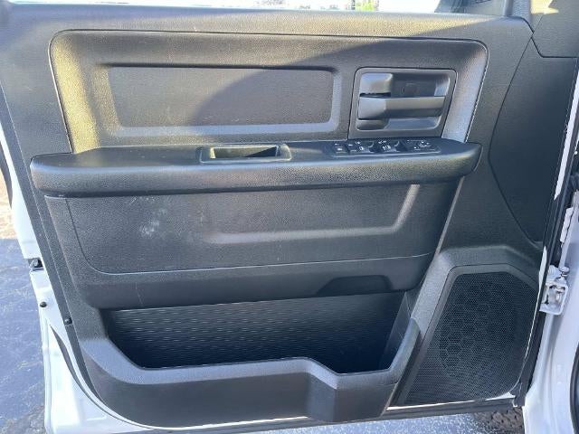 2018 RAM 3500 Chassis Cab Tradesman 4WD Crew Cab 60" CA 172.4" WB