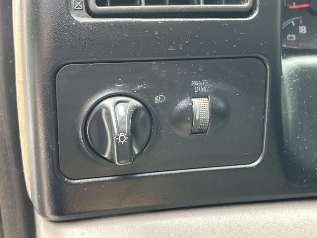 2001 Ford Super Duty F-650 Base