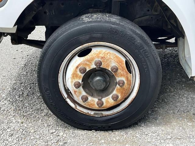 2001 Ford Super Duty F-650 Base
