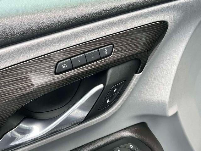 2023 GMC Terrain FWD 4dr SLT
