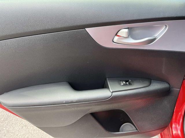 2024 Kia Forte LXS IVT