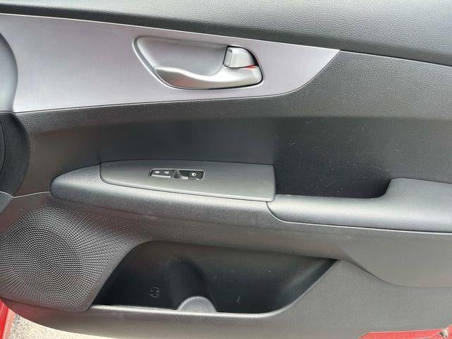 2024 Kia Forte LXS IVT