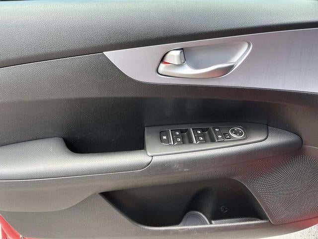 2024 Kia Forte LXS IVT