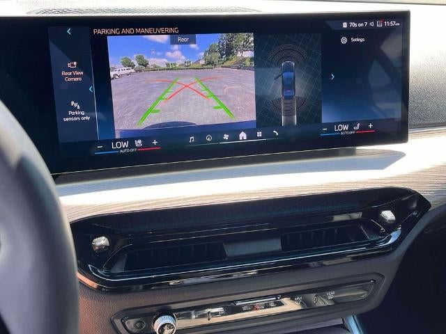 2025 BMW 330i Sedan