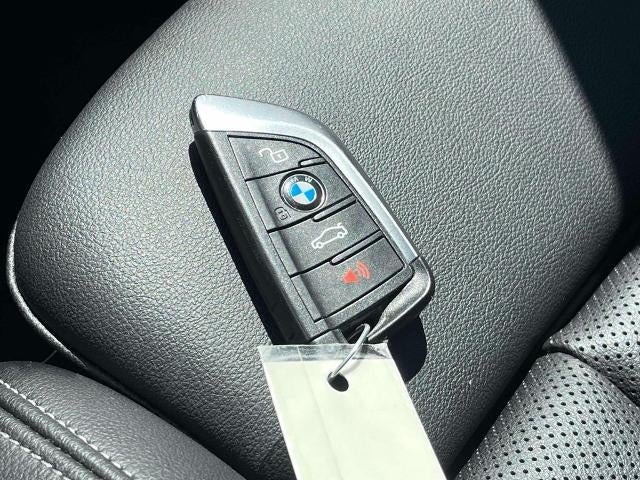 2025 BMW 330i Sedan