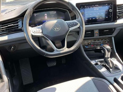 2025 Volkswagen Jetta SE Auto