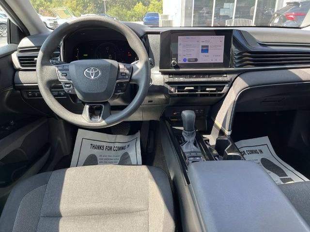 2025 Toyota Camry LE (SE)