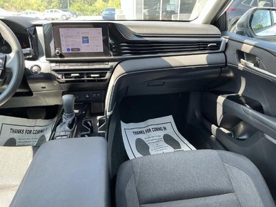 2025 Toyota Camry LE (SE)