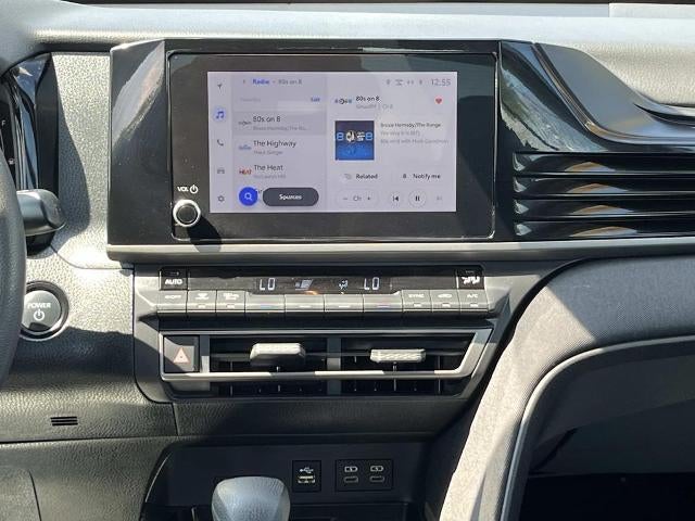 2025 Toyota Camry LE (SE)