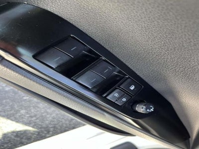 2025 Toyota Camry LE (SE)