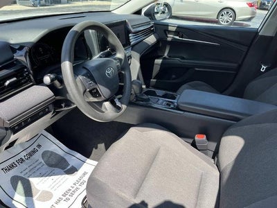 2025 Toyota Camry LE (SE)