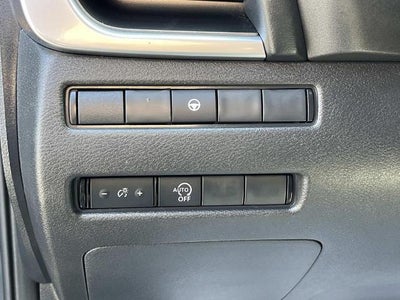2023 Nissan Rogue FWD SV *Ltd Avail*