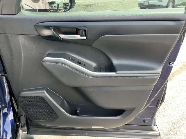 2022 Toyota Highlander XLE FWD (Natl)