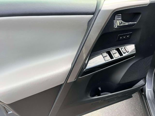 2017 Toyota RAV4 Hybrid Limited AWD (Natl)