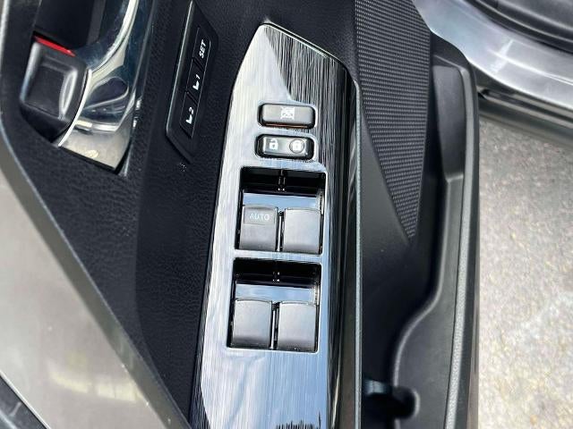 2017 Toyota RAV4 Hybrid Limited AWD (Natl)
