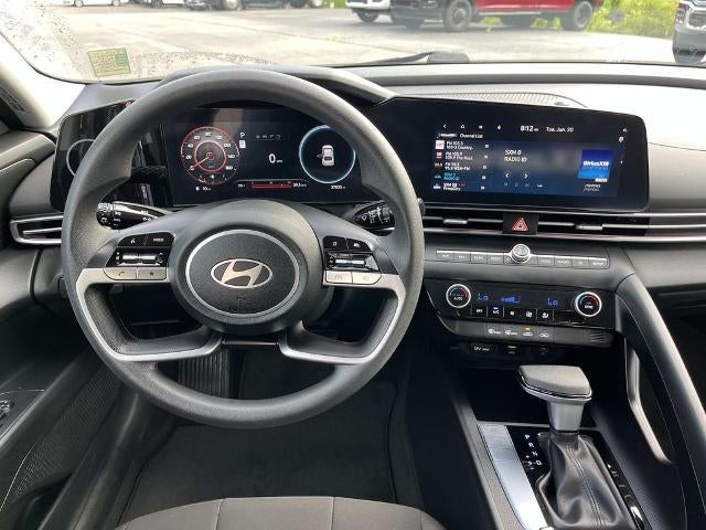 2024 Hyundai ELANTRA SEL IVT