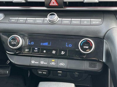 2024 Hyundai ELANTRA SEL IVT