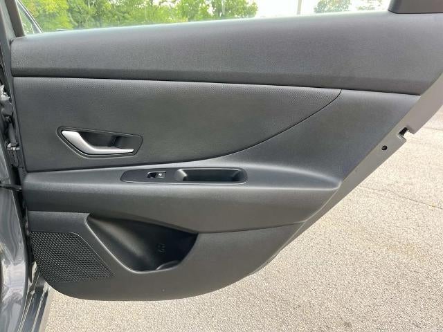 2024 Hyundai ELANTRA SEL IVT