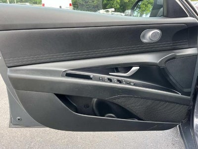 2024 Hyundai ELANTRA SEL IVT
